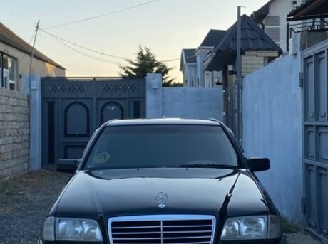 Mercedes C 200