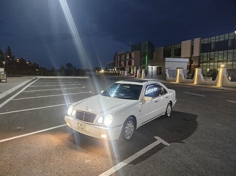 Mercedes E 240