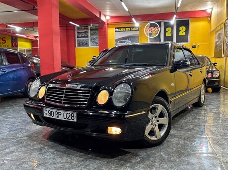 Mercedes E 240