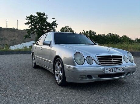 Mercedes E 320