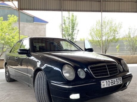 Mercedes E 200