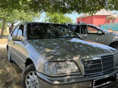 Mercedes C 230