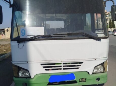 Isuzu NP 37