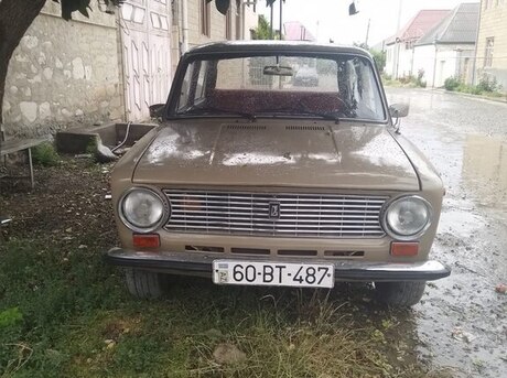 LADA (VAZ) 21011