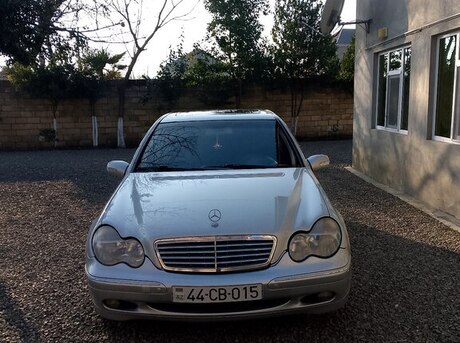 Mercedes C 200