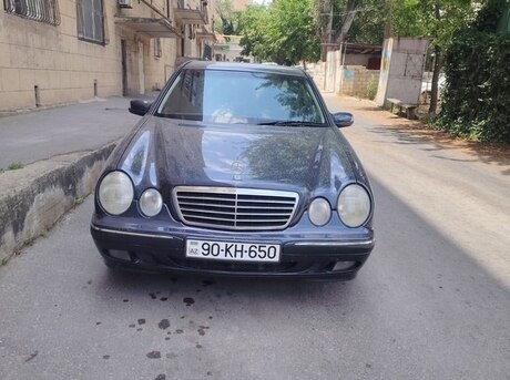 Mercedes E 240