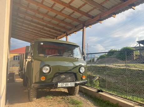 UAZ 3303