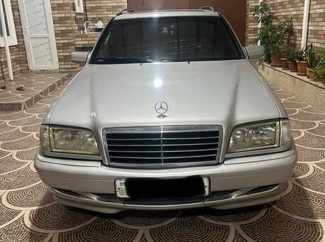 Mercedes C 220