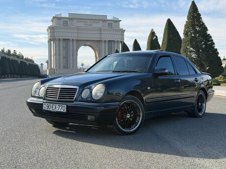Mercedes E 240