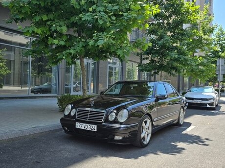 Mercedes E 200
