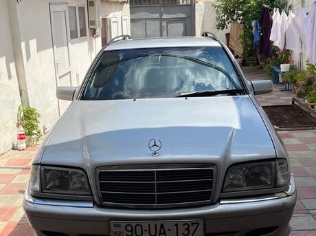 Mercedes C 180