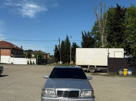 Mercedes C 180