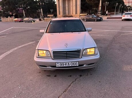 Mercedes C 240