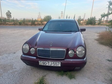 Mercedes E 220