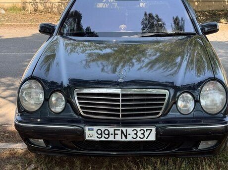 Mercedes E 320