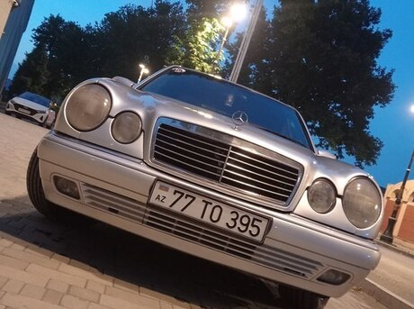 Mercedes E 320