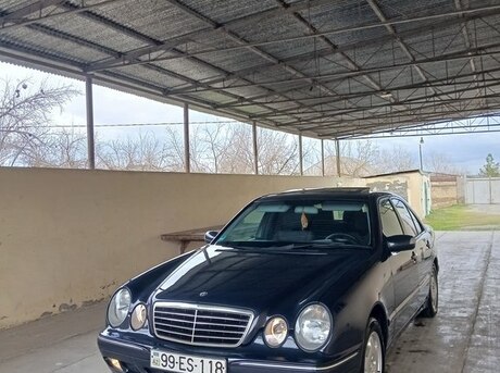 Mercedes E 240