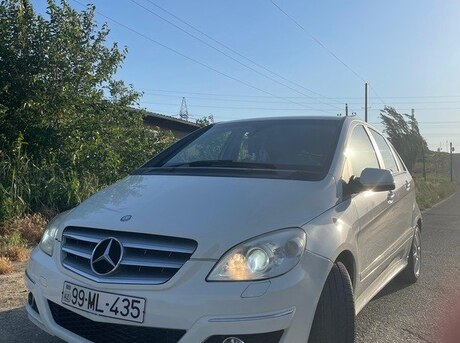 Mercedes B 180