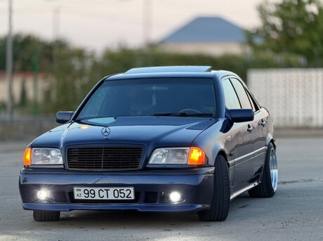 Mercedes C 240