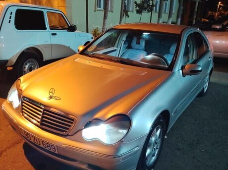 Mercedes C 200