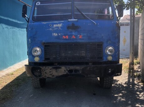 MAZ 5549