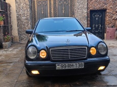 Mercedes E 230