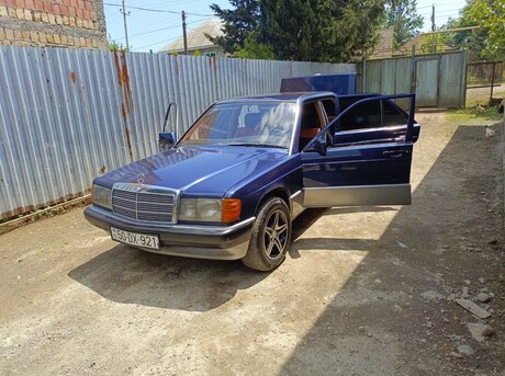 Mercedes 190