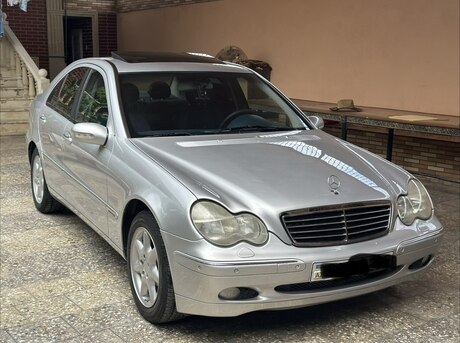 Mercedes C 200