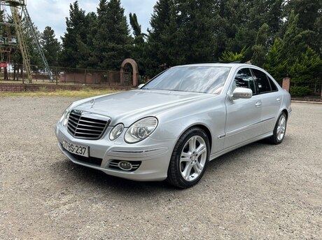 Mercedes E 220
