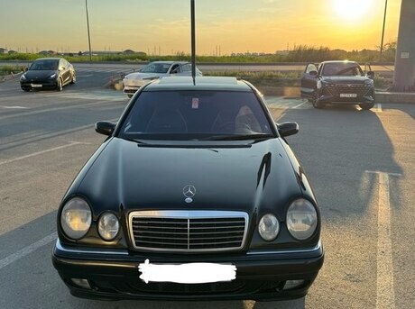 Mercedes E 240