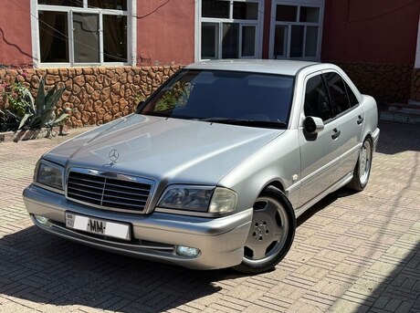 Mercedes C 240