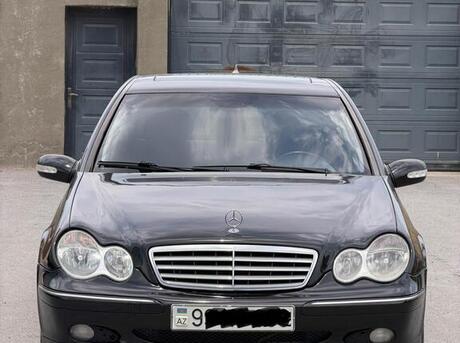 Mercedes C 200