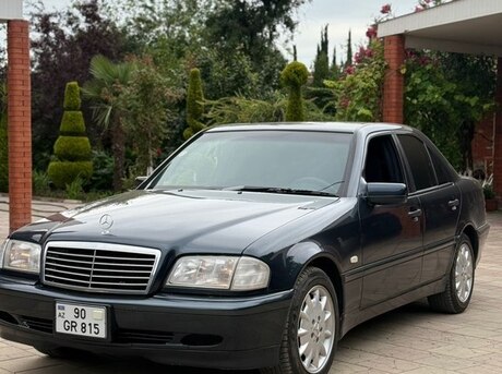Mercedes C 200