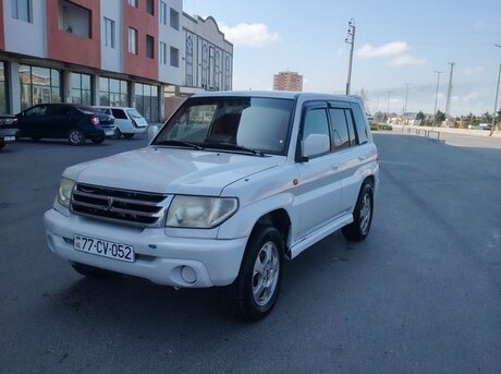 Mitsubishi Pajero io