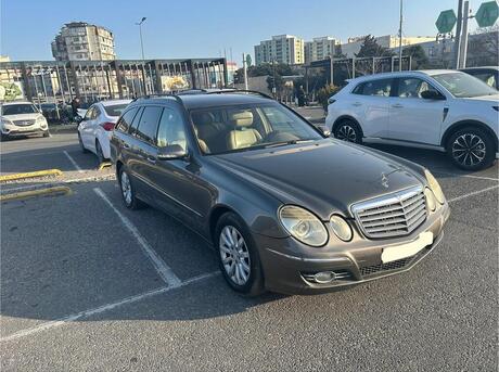 Mercedes E 220