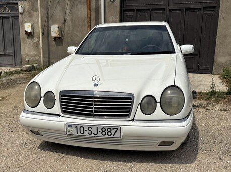 Mercedes E 230