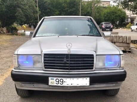 Mercedes 190
