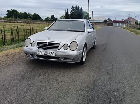 Mercedes E 220
