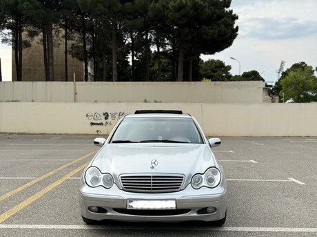 Mercedes C 200