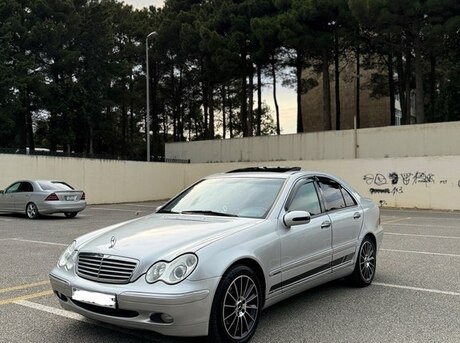 Mercedes C 200
