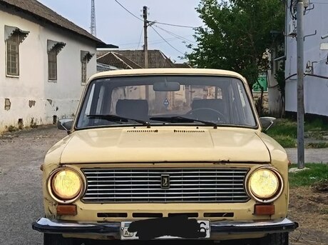 LADA (VAZ) 21011