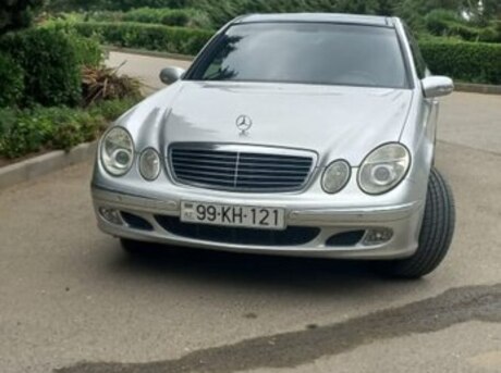 Mercedes E 240