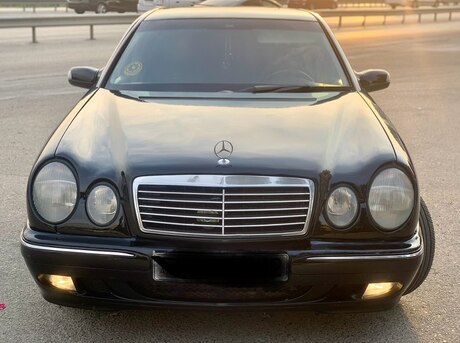 Mercedes E 220