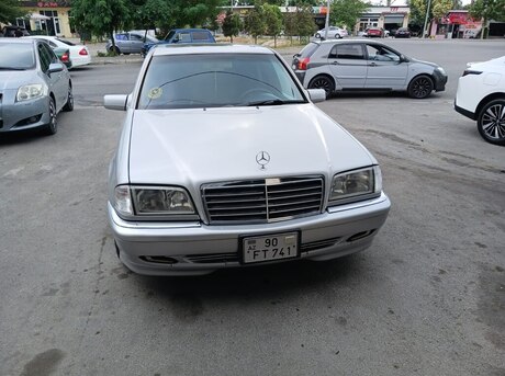 Mercedes C 230