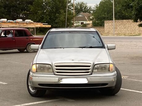 Mercedes C 180