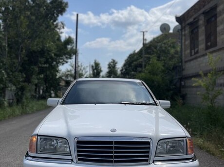 Mercedes C 240