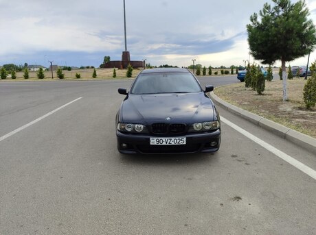 BMW 523