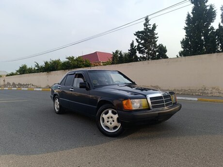 Mercedes 190