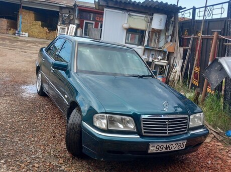 Mercedes C 240