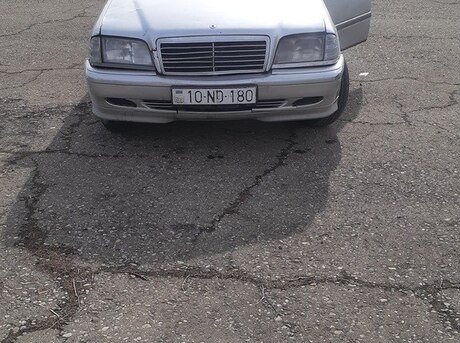 Mercedes C 180